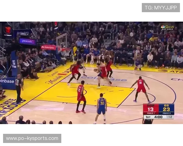 在一次NBA历史纪录比赛中，库里投中14个三分，刷新“单场远投”纪录！